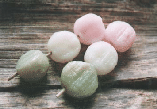 \includegraphics[width=3.5cm]{dango.ps}